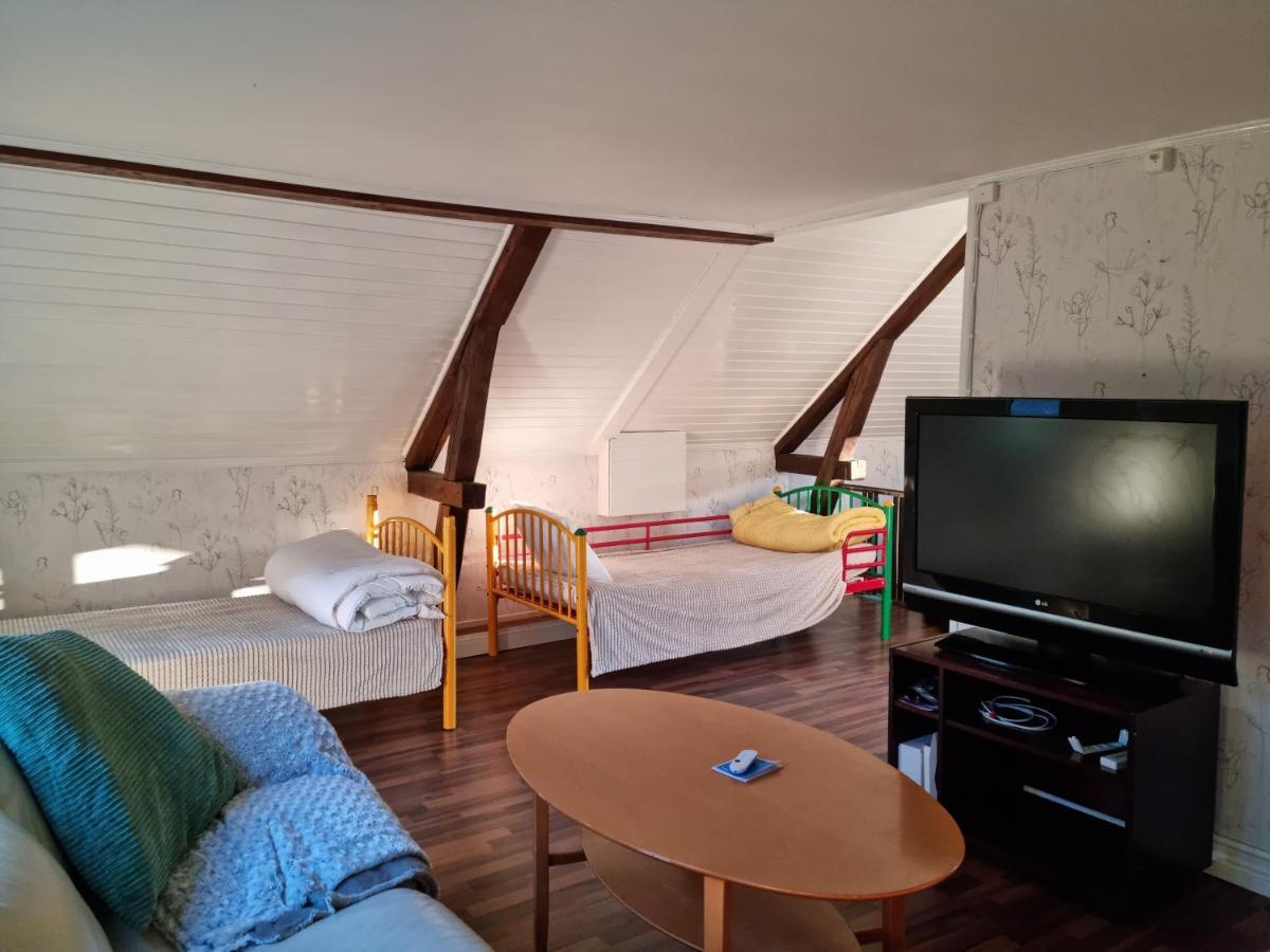 Charmigt Hus Pa Landet Naera Till Bad Strömstad Exterior foto