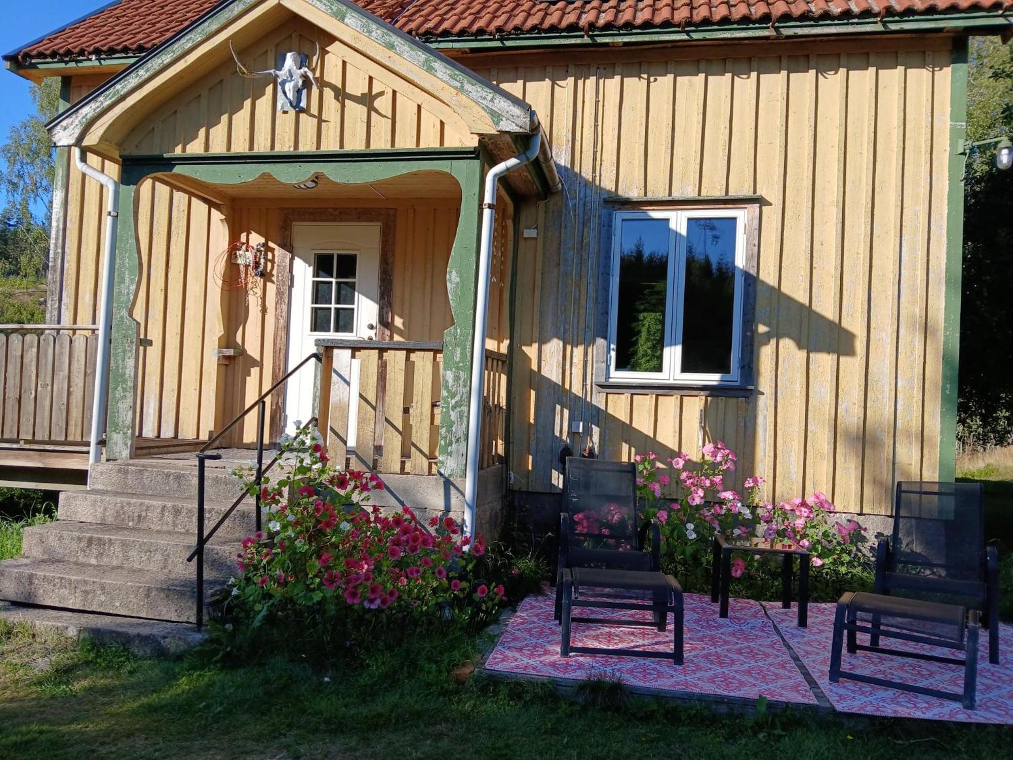 Charmigt Hus Pa Landet Naera Till Bad Strömstad Exterior foto